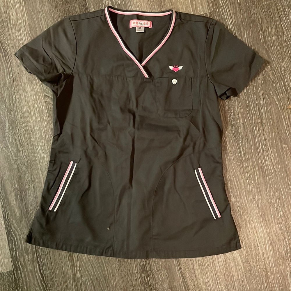 KOI scrub top